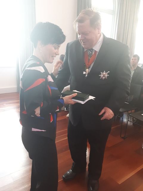 Disability Rights Commissioner Paula Tesoriero MNZM gifts Sir Robert a pounamu